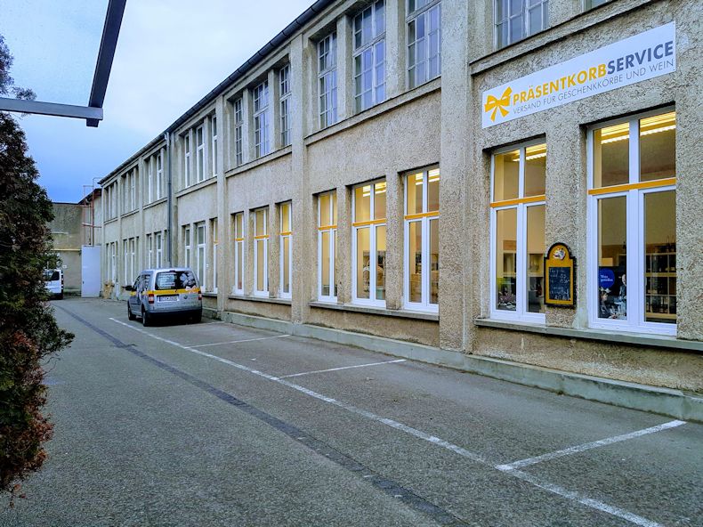 Praesentkorbservice_Oeffnungszeiten_Eingang
